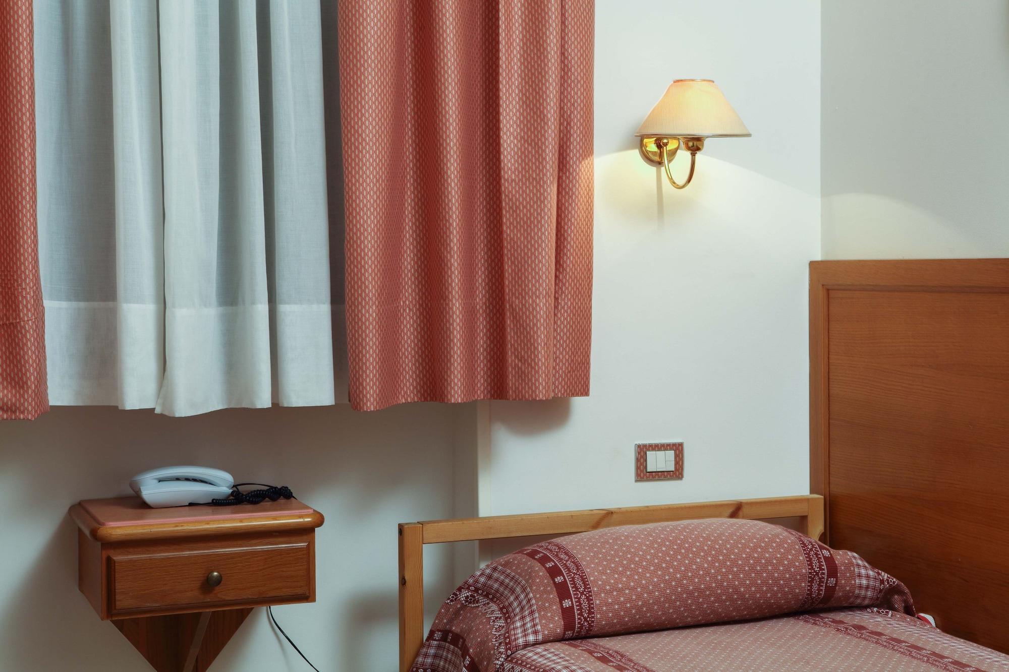 Hotel Donatello Alberobello Bagian luar foto