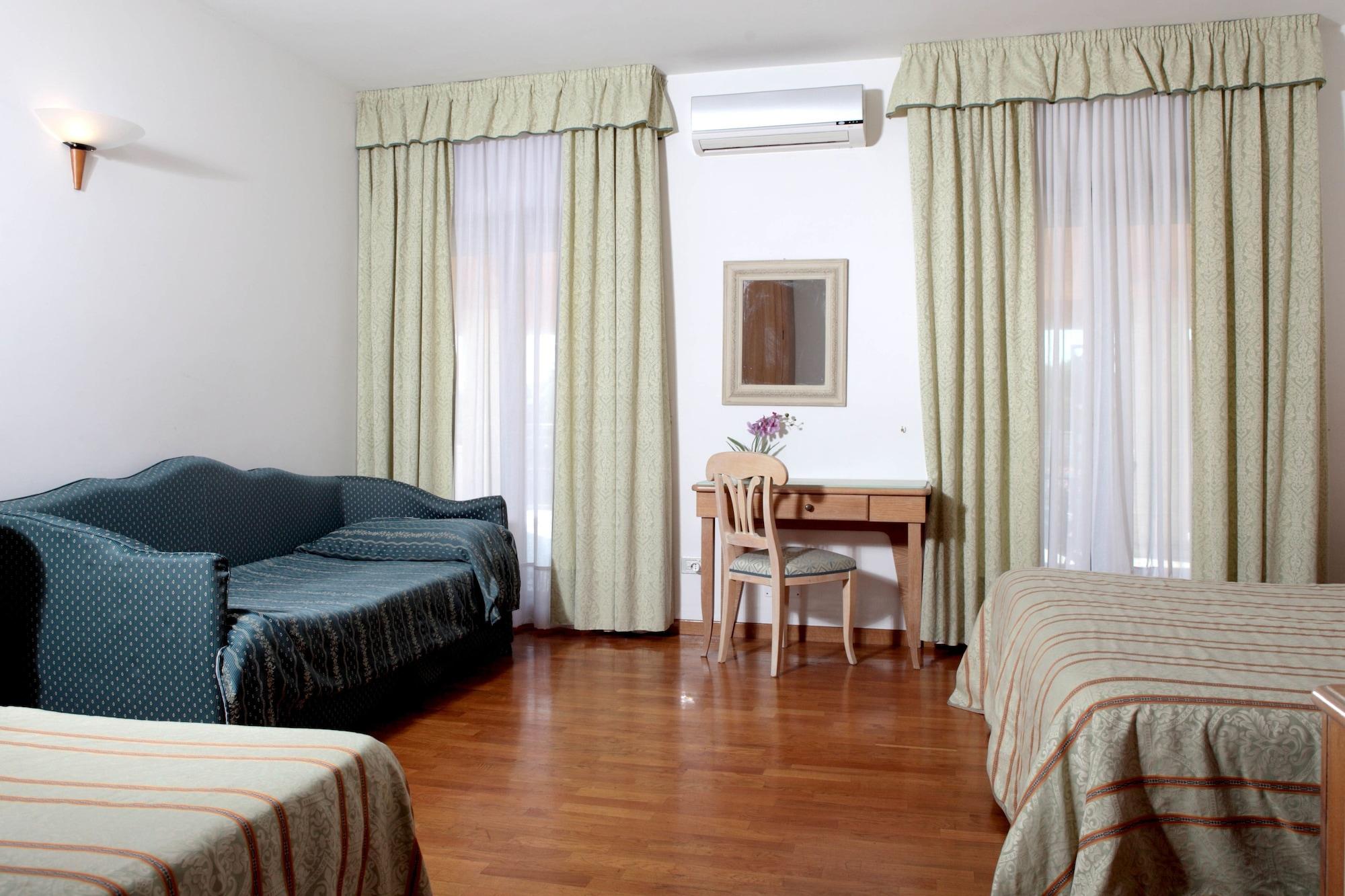 Hotel Donatello Alberobello Bagian luar foto