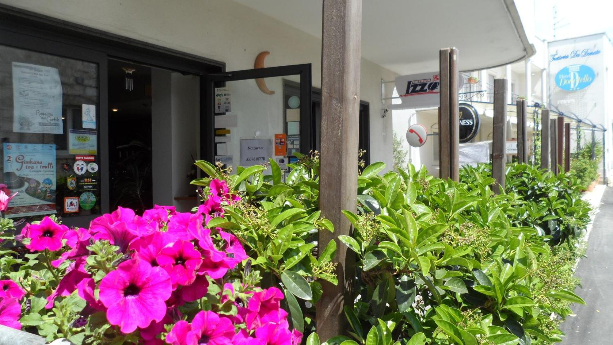 Hotel Donatello Alberobello Bagian luar foto